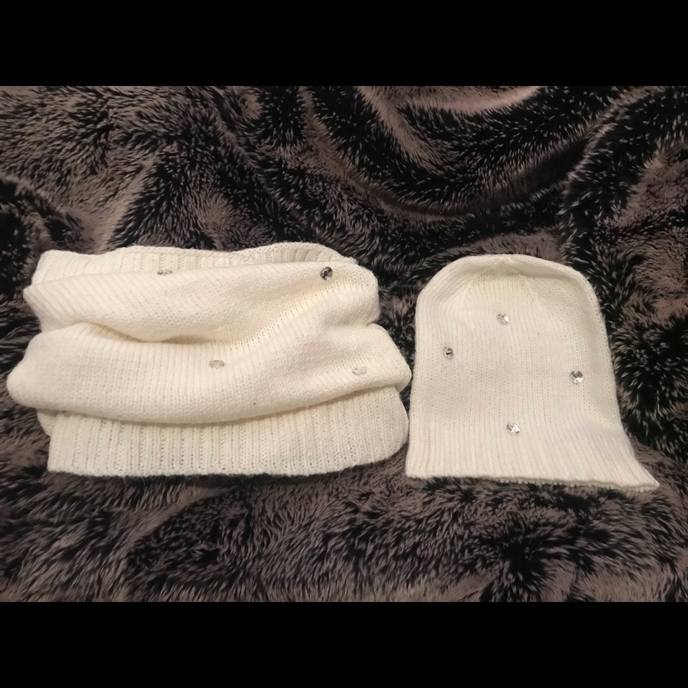 ❄️Infinity Scarf & Hat Duo❄️
